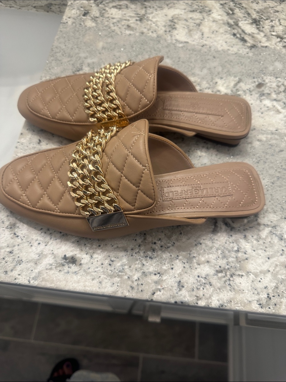 Karl Lagerfeld Quilted Beige Slide Mules with Gold Chain - Picture 4 of 4